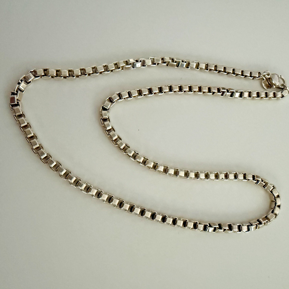 Vtg Tiffany & Co Sterling Silver Venetian Link Box Chain Necklace 18 inch Unisex - Picture 10 of 14